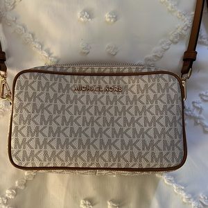 Michael Kors Signature Crossbody Purse